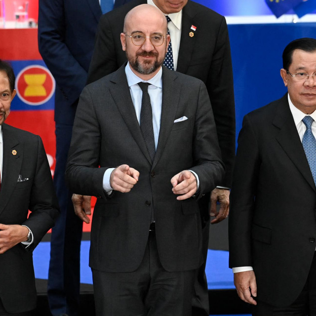 Sultan Bruneja Darussalam Haji Hassanal Bolkiahand, Charles Michel i premijer Kambodže Samdech Techo Hun Sen na summitu EU-ASEAN u Bruxellesu