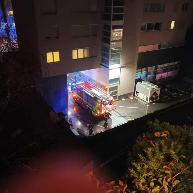 Požar na Mercedesu