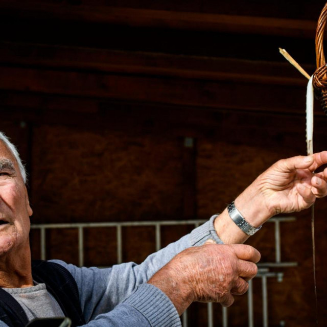 Vice Tanfara pokazuje kako se suši hobotnica