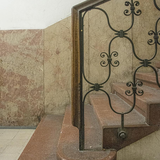 detalj stubišta, Kuća Frank, arh. Viktor Kovačić, 1912. – 1913.

Hebrangova 33