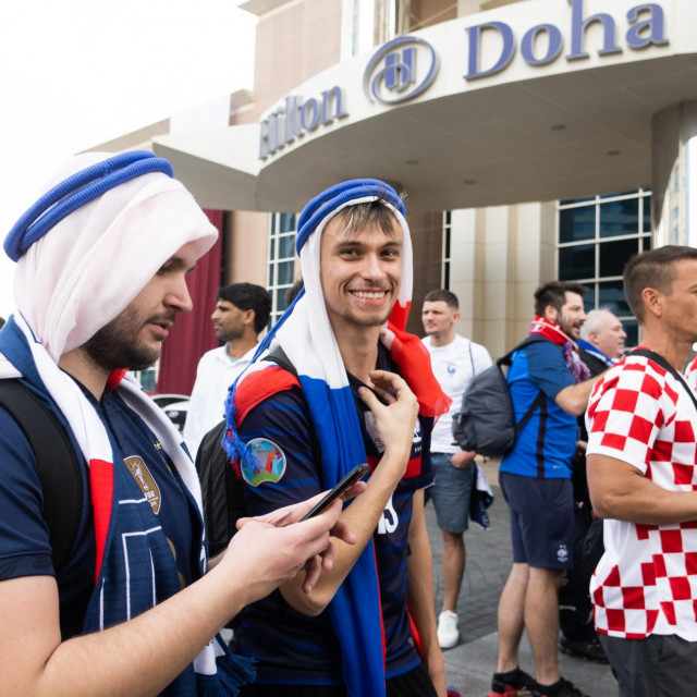 Navijači pred hotelom Hilton u Dohi