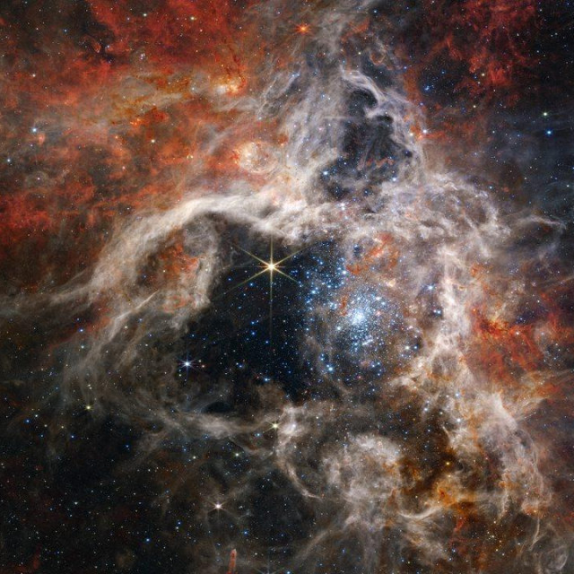 U Velikome Magellanovu oblaku nalazi se maglica Tarantula (NGC 2070) (na fotografiji)