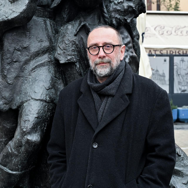 ”Naravno da vještice postoje. Sve što postoji u literaturi za mene je realno kao i sve ostalo”, tvrdi Pletenac