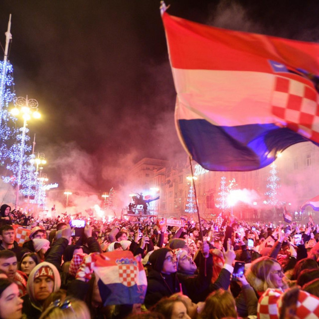 Prizor s dočeka Vatrenih na Trgu bana Jelačića