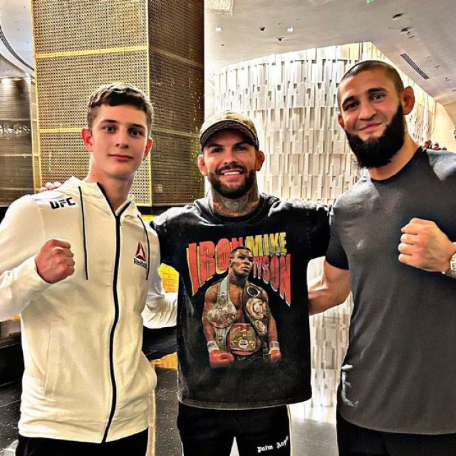 Ali Kadyrov (lijevo), Cody Garbrandt (sredina) i Khamzat Chimaev