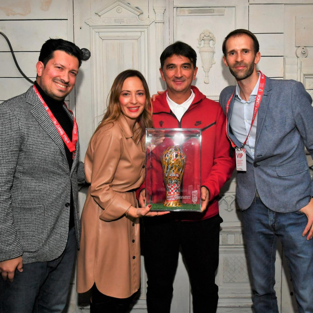 Mislav Madirazza, Diana Jokić i Zlatko Novaković iz Zagrebačke pivovare i Zlatko Dalić