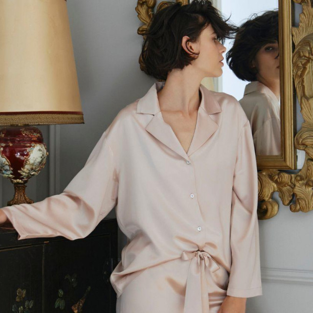 Model: Amra Čerkezović – JS Management
Šminka: Simona Antonović
Kosa: Ante Pažanin
Kreativno vodstvo: Anamarija Brkić & Mateja Latin