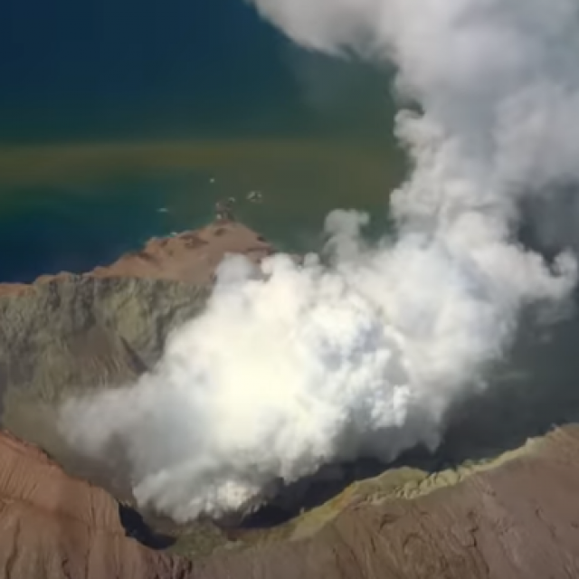 Vulkan Spas s Whakaarija
