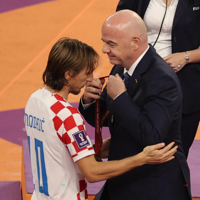 Luka Modrić i Gianni Infantino