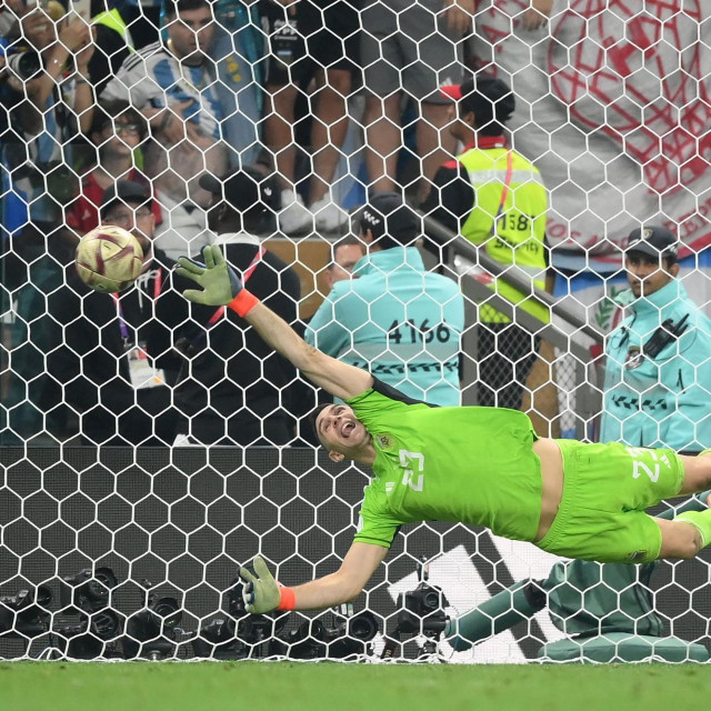 Emiliano Martinez proglašen je najboljim vratarom SP-a