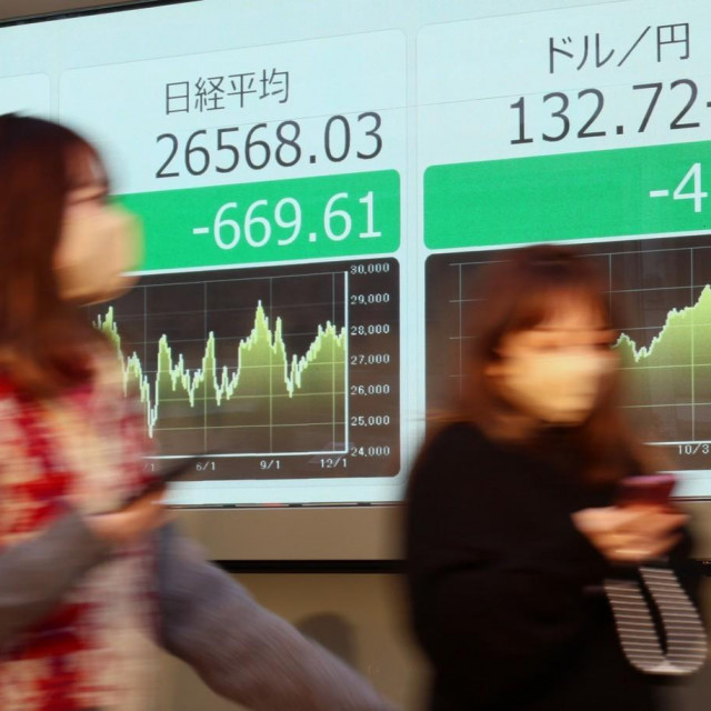 Simboličnim potezom Japanci odustaju od ultrastimulativne monetarne politike,