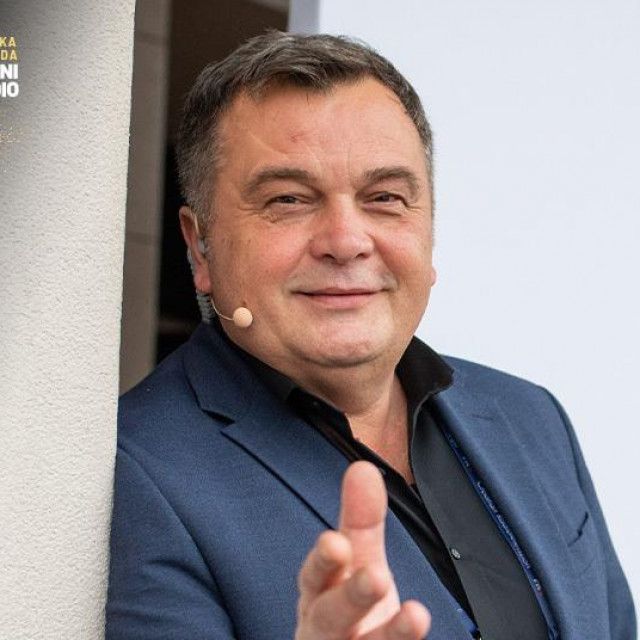 Duško Ćurlić