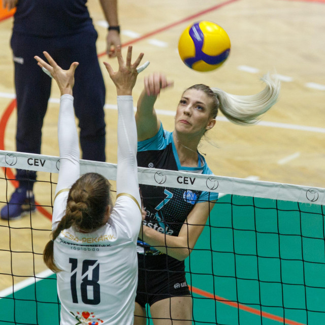 Lara Dežulović