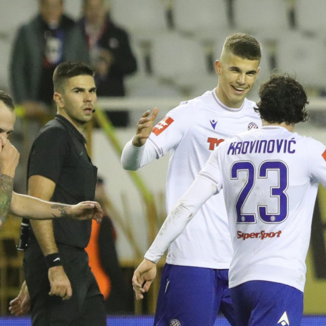 Luka Vušković slavi pogodak Schalkeu