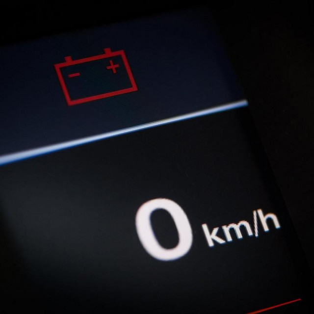 Slab akumulator (ilustracija)