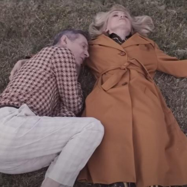 Scena iz spota za pjesmu ”Zamisli”