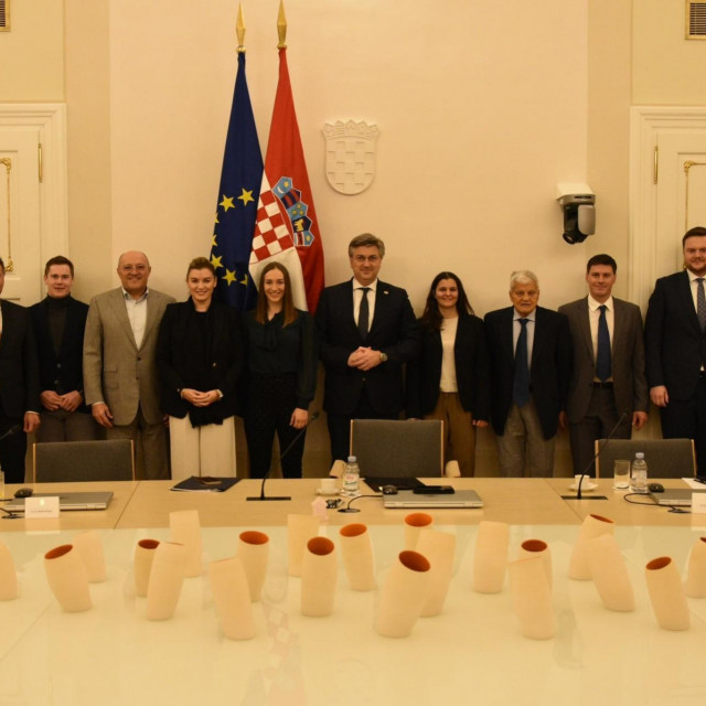 Andrej Plenković i predstavnici Hrvatskog skijaškog saveza