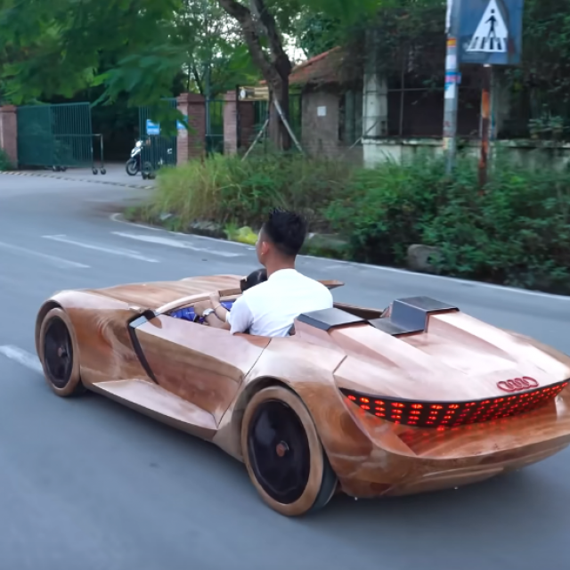 Audi Skysphere drvena replika