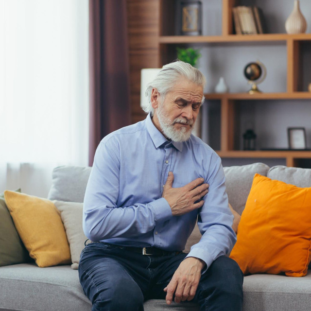 Herpes zoster zbog oslabljenog imuniteta često se javlja kod osoba starijih od 65 godina, a rizik se s godinama povećava.