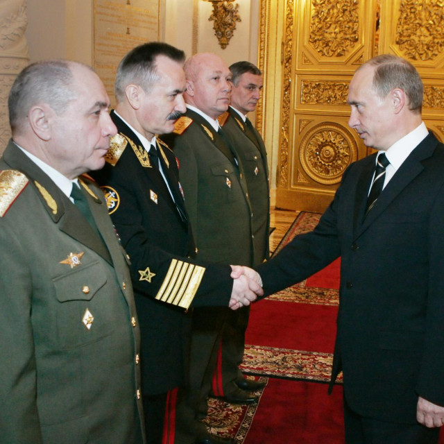 General Maslov, treći zdesna