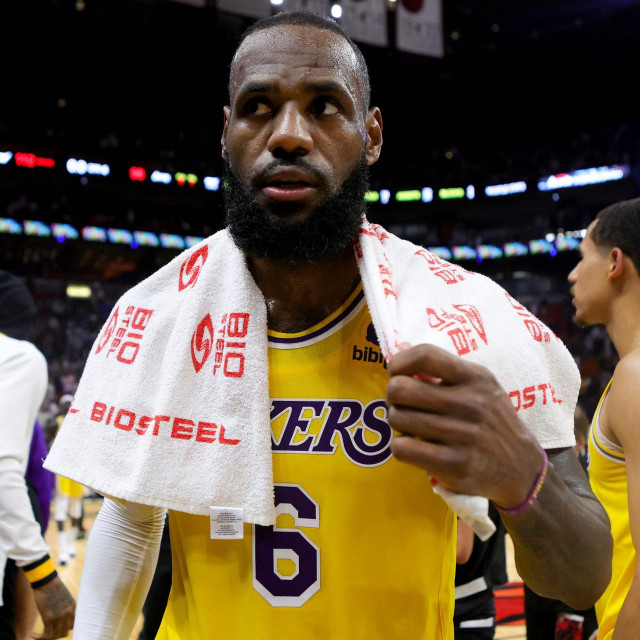 LeBron James nije zadovoljan igrom i rezultatima Lakersa