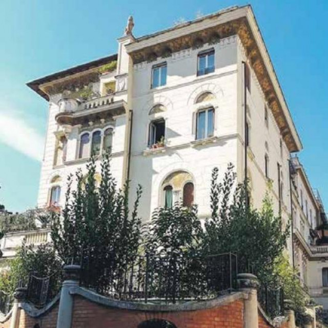 Vila s okućnicom od gotovo tisuću kvadrata na adresi Via Virginio Orsini 27 u Rimu