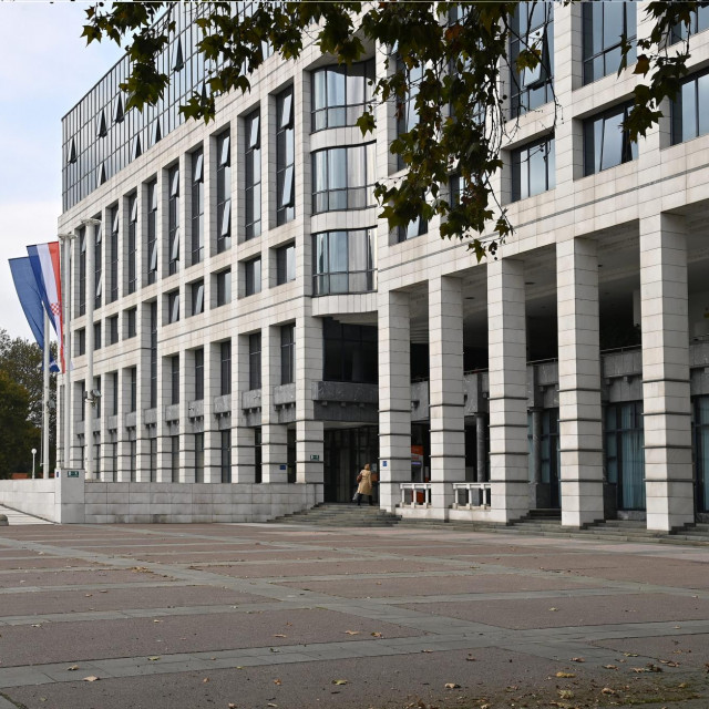 Zagreb, 101022.
Avenija Veceslava Holjevca 10,
Poslovna zgrada INA Industrija nafte d.d.