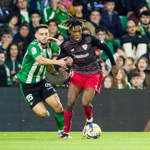Alex Moreno of Real Betis and Nico Williams of Athletic Club during the Spanish championship La Liga football match between Real Betis and Athletic Club on December 29, 2022 at Benito Villamarin stadium in Sevilla, Spain - Photo Joaquin Corchero/Spain DPPI/DPPI (Photo by Joaquin Corchero/Spain DPPI/DPPI via AFP)