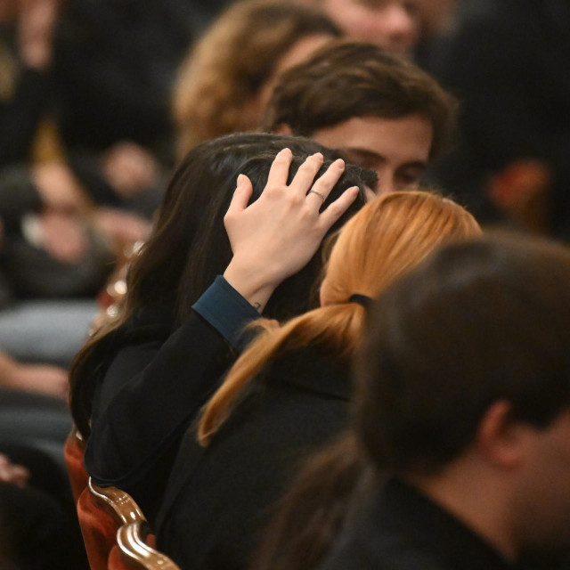 Mirna i Eni Savić (sredina) na komemoracija za Massima