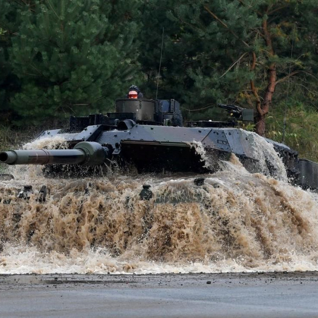 Njemački tenk Leopard 2A7