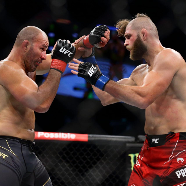 Jiri Prochazka vs. Glover Teixeira