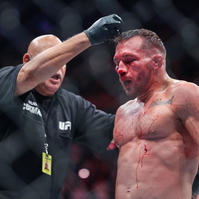 Nov 12, 2022; New York, NY, USA; Dustin Poirier (red gloves) and Michael Chandler (blue gloves) during UFC 281 at Madison Square Garden.,Image: 737156223, License: Rights-managed, Restrictions: *** World Rights ***, Model Release: no, Credit line: USA TODAY Network/ddp USA/Profimedia