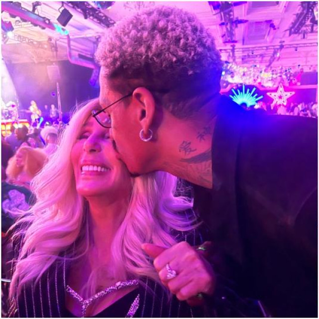 Cher i Alexander ‘AE‘ Edwards