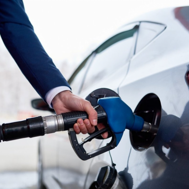 Točenje goriva (ilustracija)