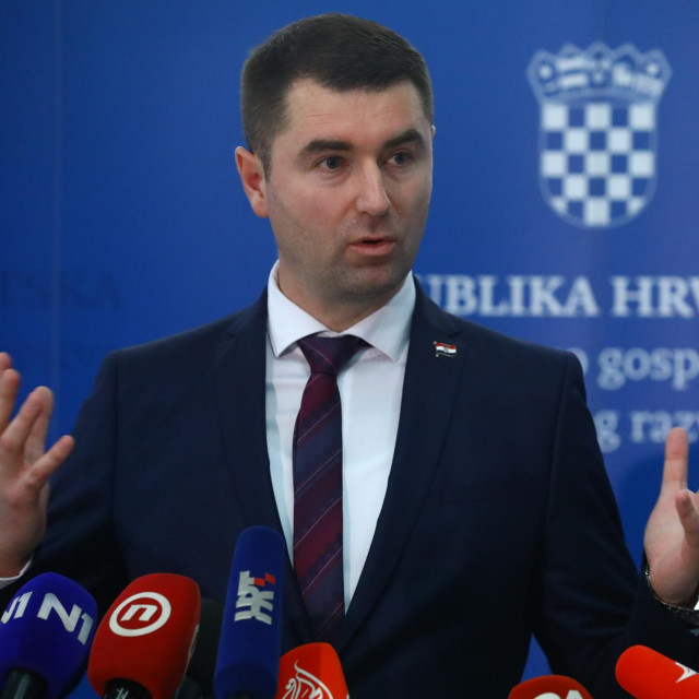 Ministar Davor Filipović