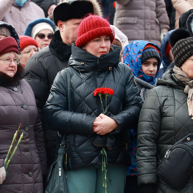 Odavanje počasti žrtvama u Makijivki