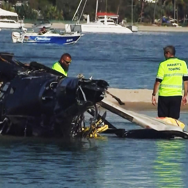 Vađenje helikoptera iz mora
