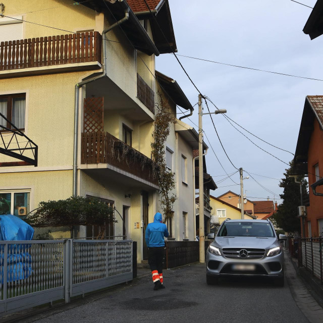 Ulica u kojoj je sinoć muškarac sjekirom napao bivšu partnericu i dijete koje je preminulo u bolnici. Potom je u rastrojenom stanju hodajući po zagrebačkoj zaobilaznici poginuo u naletu kamiona