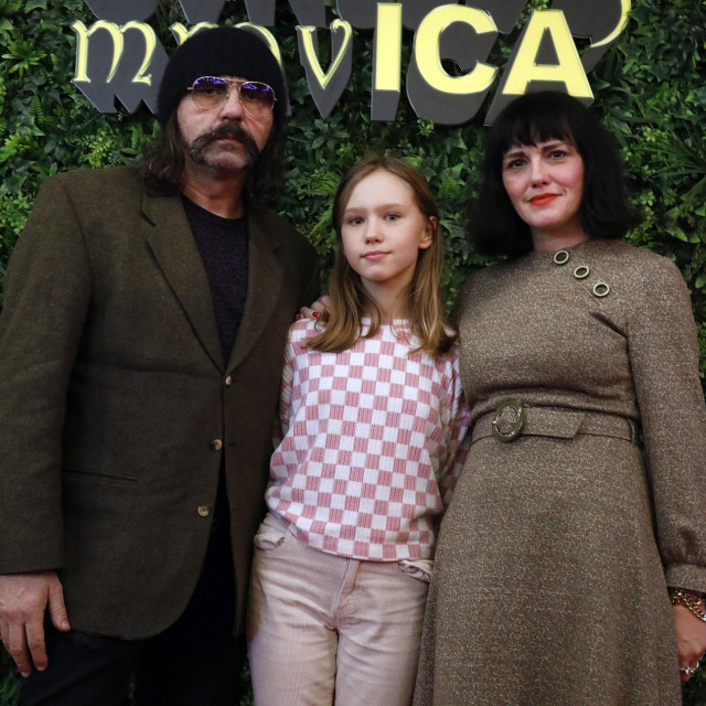 Obiteljski izlazak na premijeru crtanog filma
‘Cvrčak i mravica‘