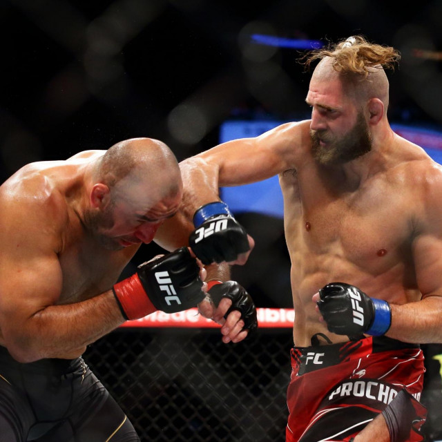 Jiri Prochazka vs. Glover Teixeira