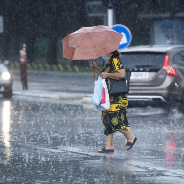 Olujno nevrijeme, arhivska snimka
 