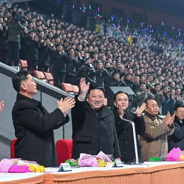 Kim Jong- un slavi Novu godinu na stadionu u Pyongyangu