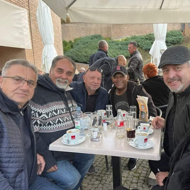 Ekipa iz Večernje škole s Vjekoslavom Bach