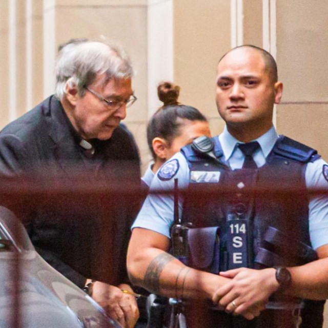 George Pell izlazi iz zgrad Vrhovnog suda u Melbourneu (arhiva)