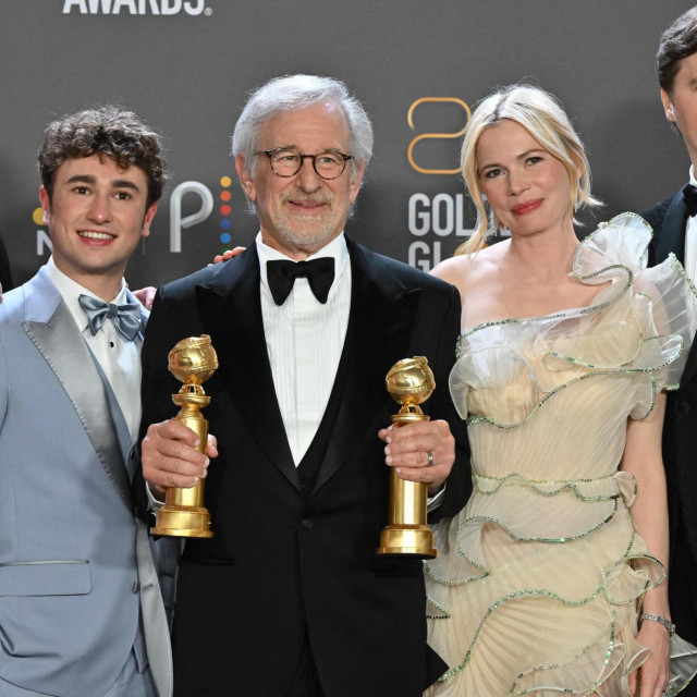 Steven Spielberg s glumcima iz filma ”The Fabelmans”