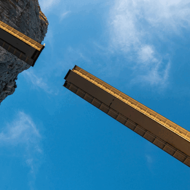 Most koji se gradi preko kanjona Cetine u Omišu