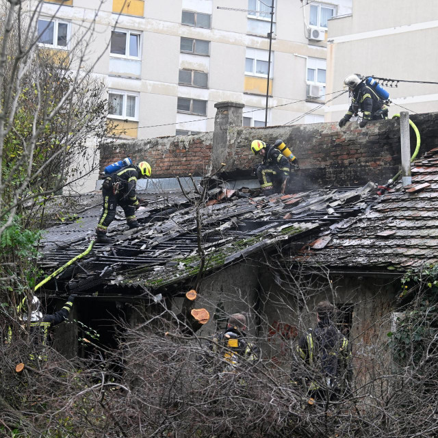 Požar napuštene kuće u Zagrebu