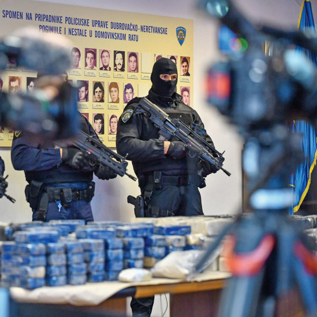 Podaci PNUSKOK-ove Službe kriminaliteta droga, objavljeni 2022., pokazuju da je 2021. policija zaplijenila čak 745 kilograma kokaina, 256 kilograma heroina i 1190 kilograma marihuane