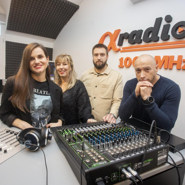 Voditeljski tim Alfa radija