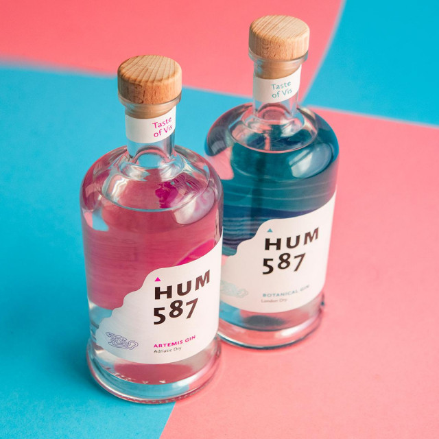 Hum 587, Kazinoti, Komenda